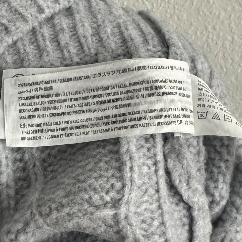 Abercrombie & Fitch Gray Cable Knit Crewneck Sweater – Size Small - Picture 7 of 8